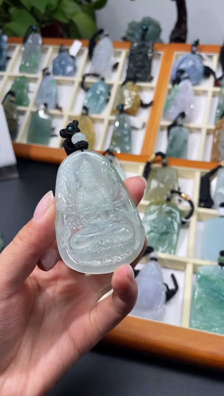 颈饰未镶嵌翡翠圣千手