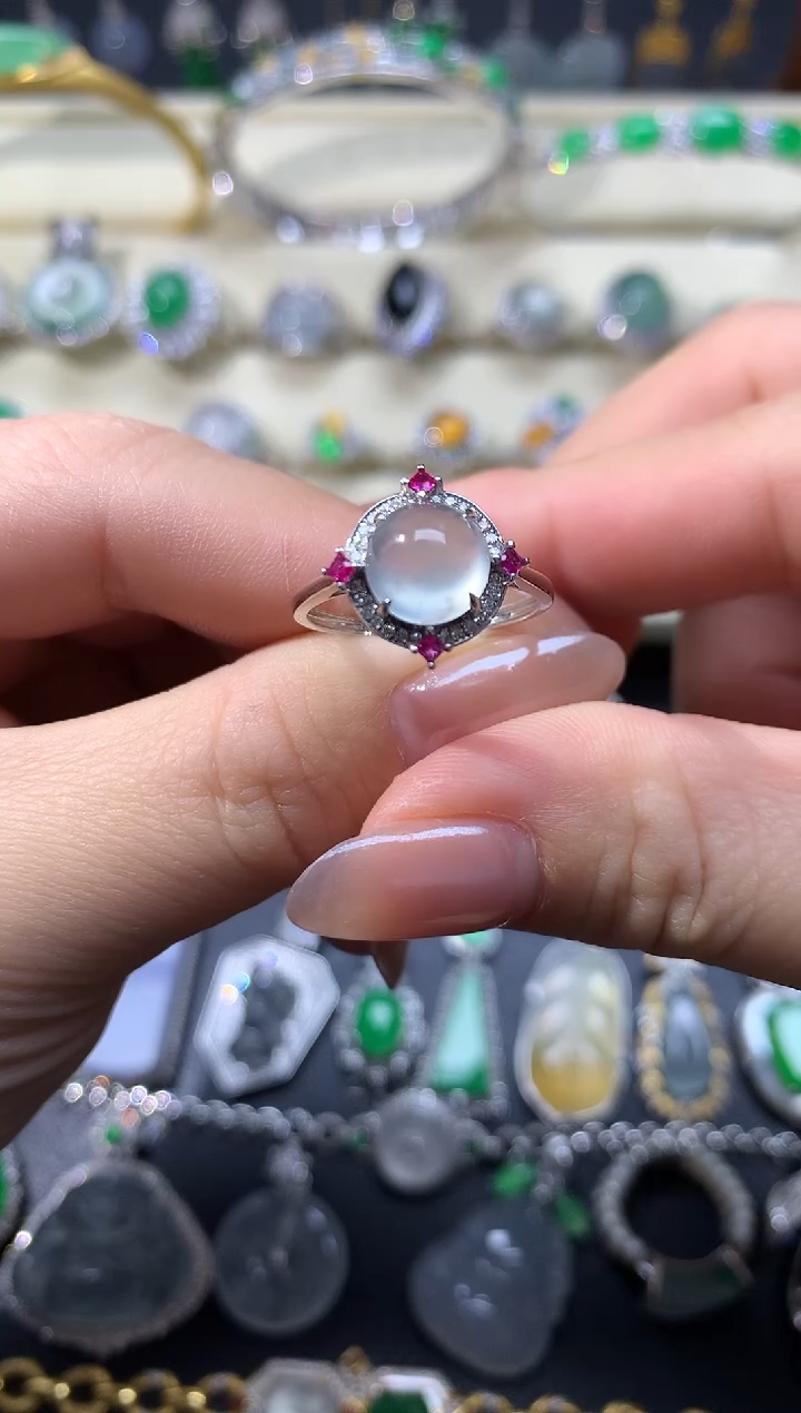 【闪购商品】翡翠颈饰18K金镶嵌戒指