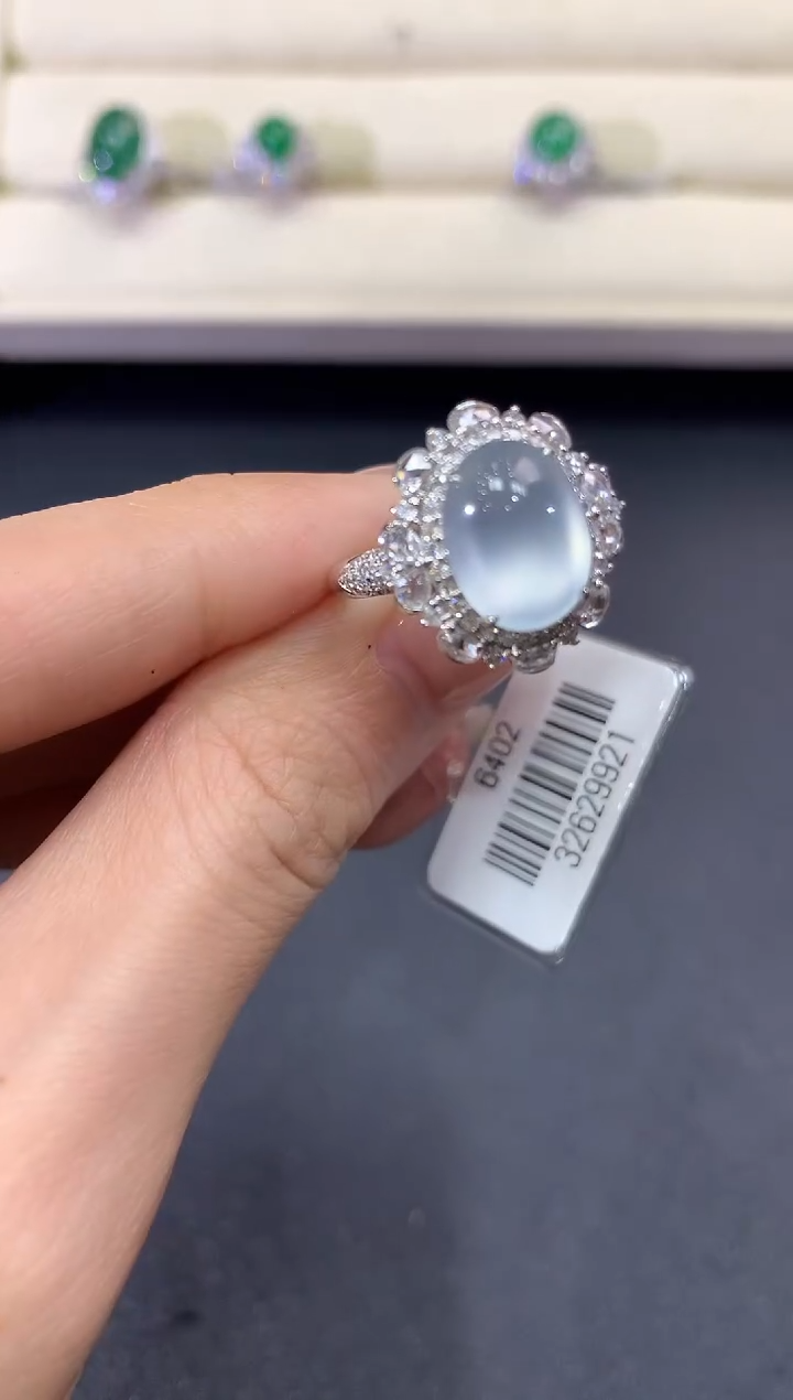 【闪购商品】翡翠戒指18K金镶嵌a286      