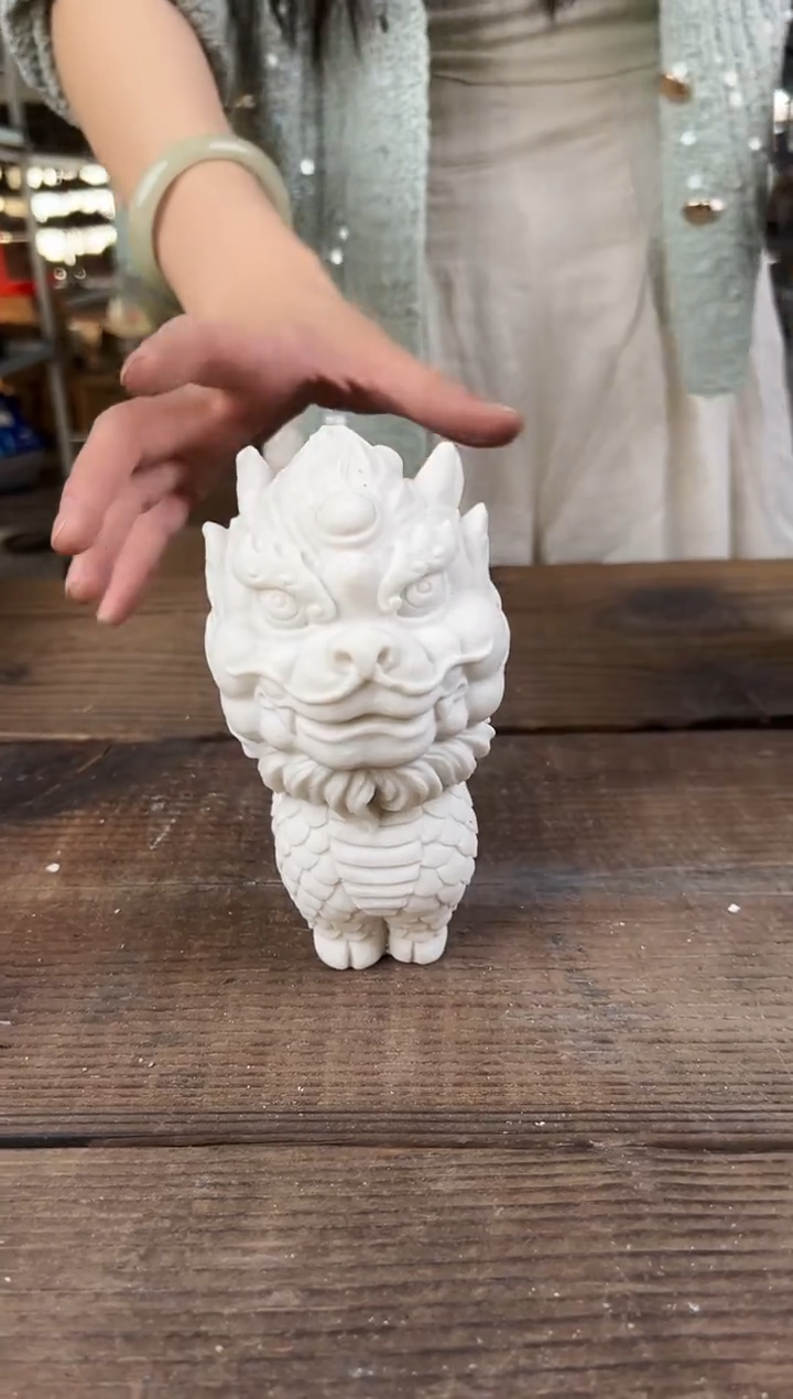 陶土【闪购商品】- 白色天佑麒麟（微瑕）