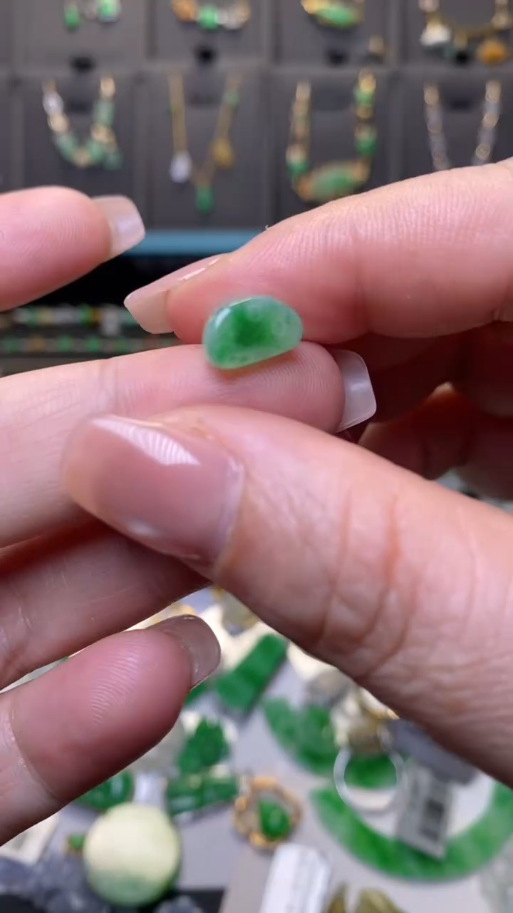 颈饰未镶嵌翡翠净货39387