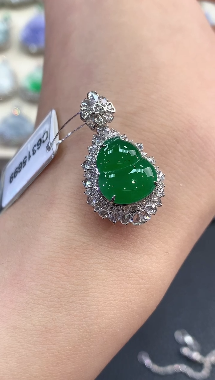 【闪购商品】翡翠吊坠(不含链)18K金镶嵌D53