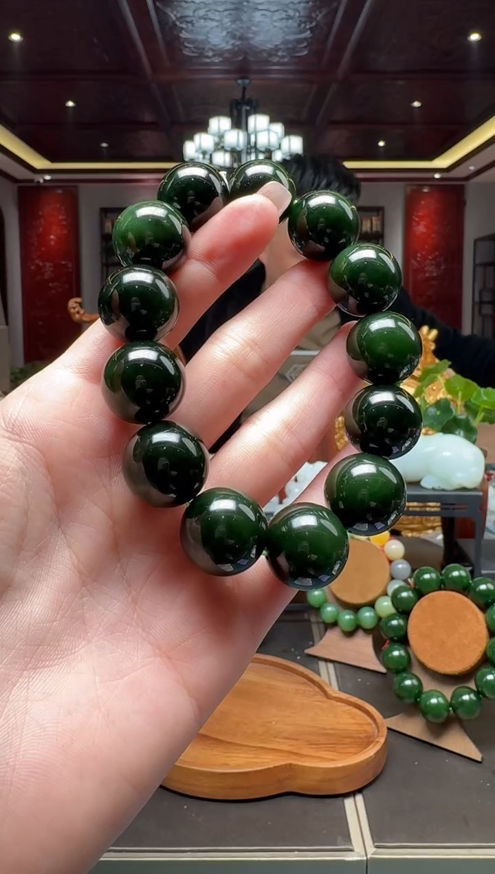 未镶嵌和田玉挂件by