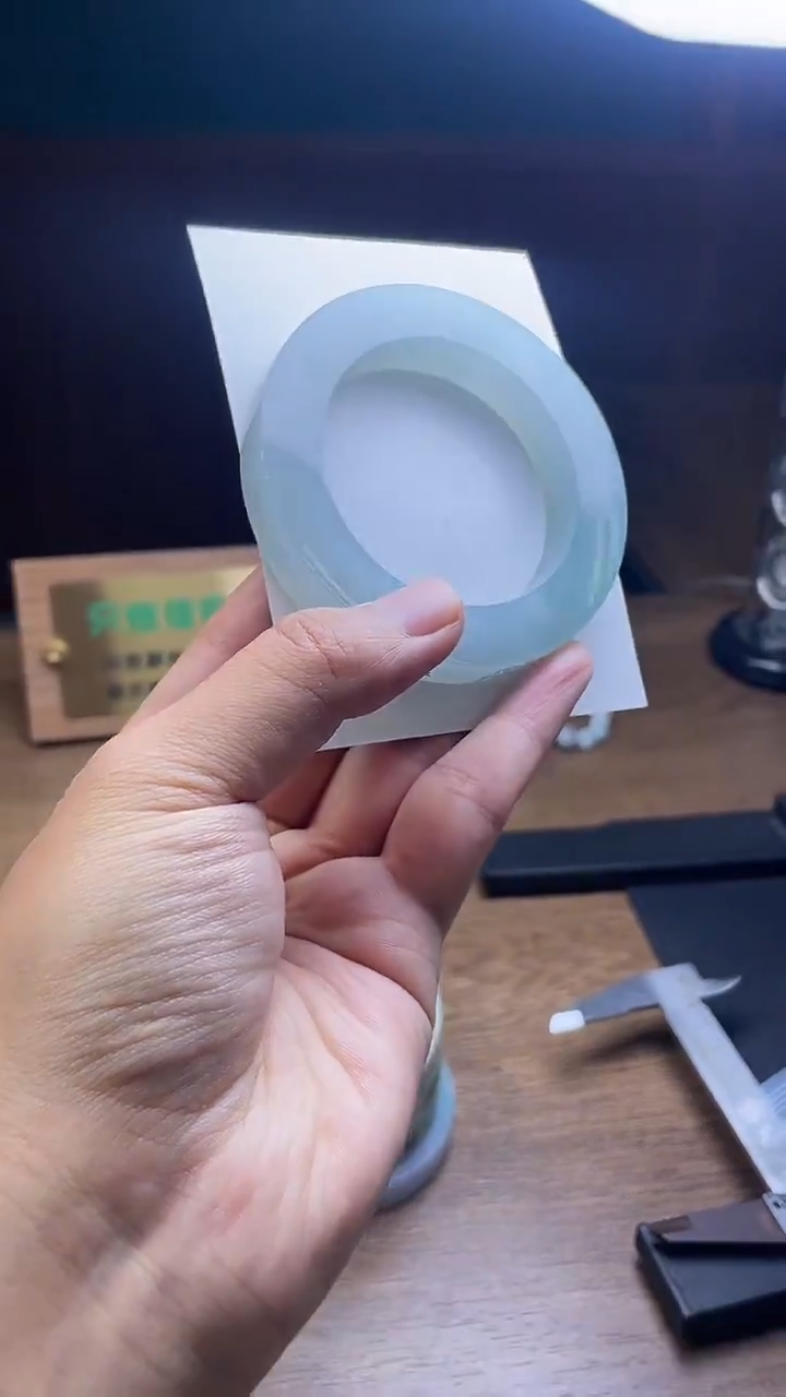 未镶嵌手镯定制翡翠佳*定制