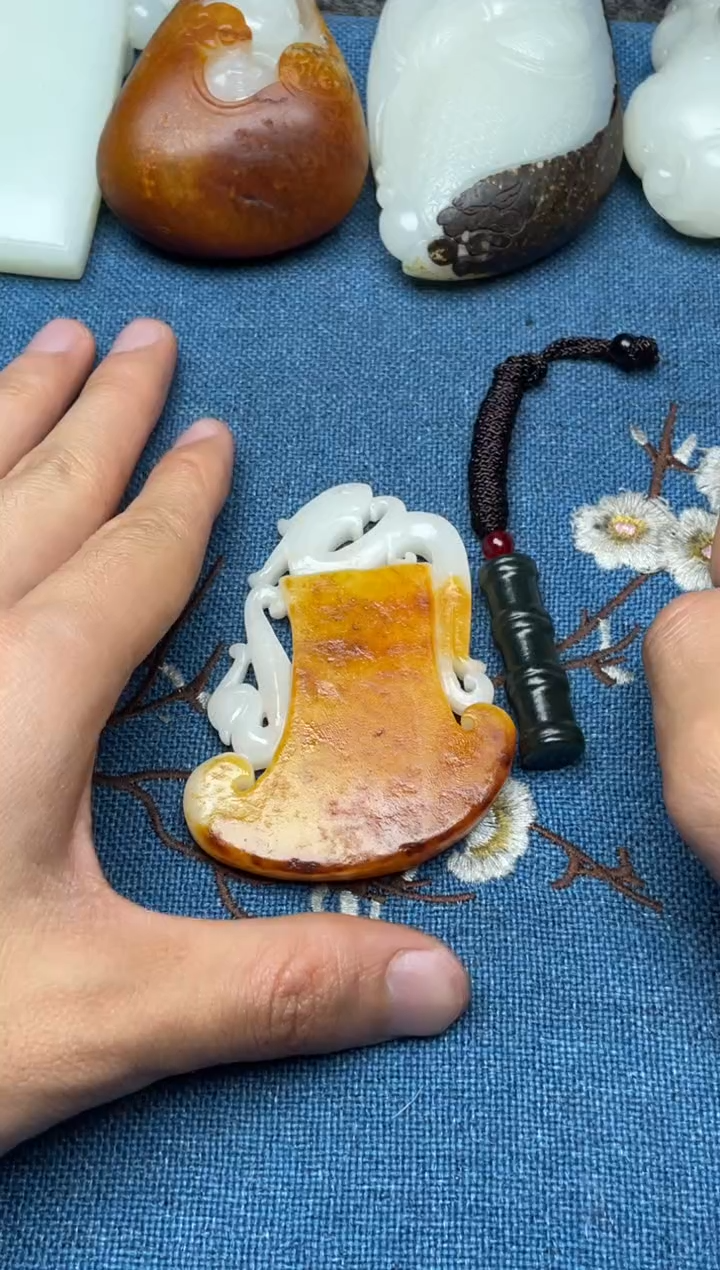 颈饰未镶嵌和田玉张**四1