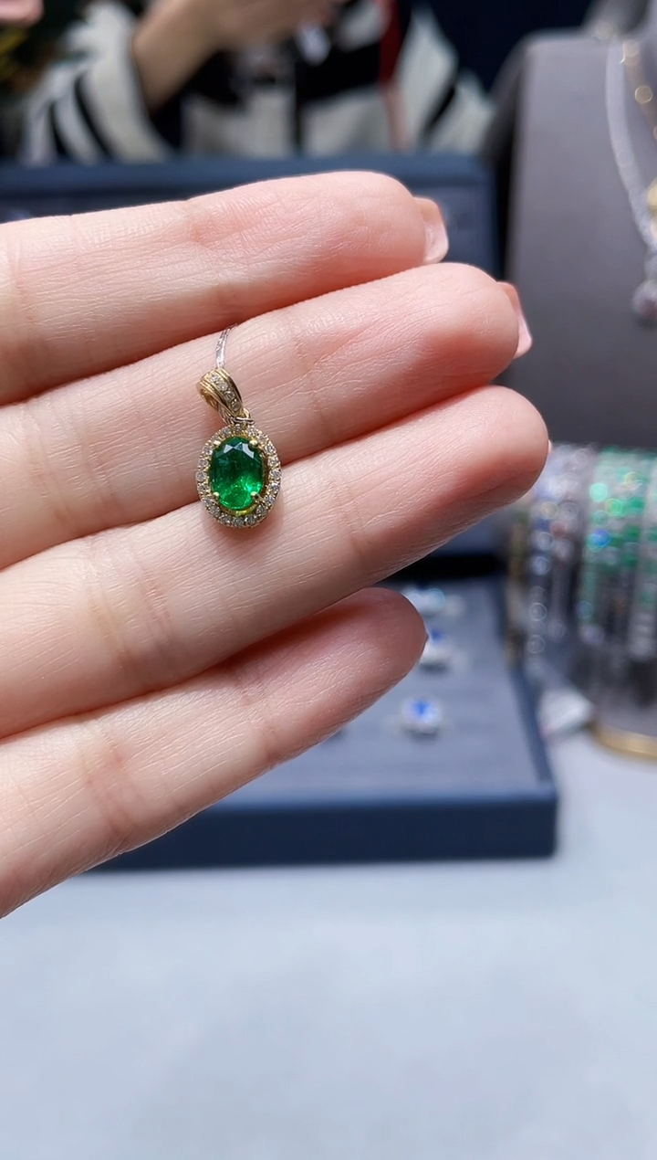 【闪购商品】祖母绿吊坠(不含链)18K金镶嵌0.78克拉