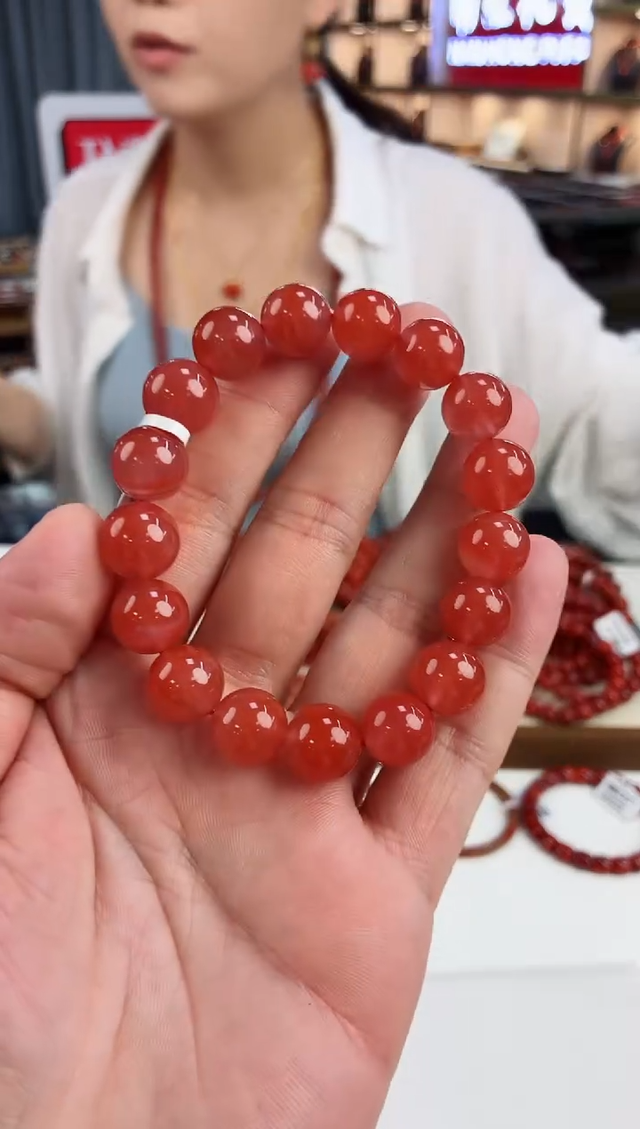 未镶嵌冰红手串12*南红玛瑙一个/条