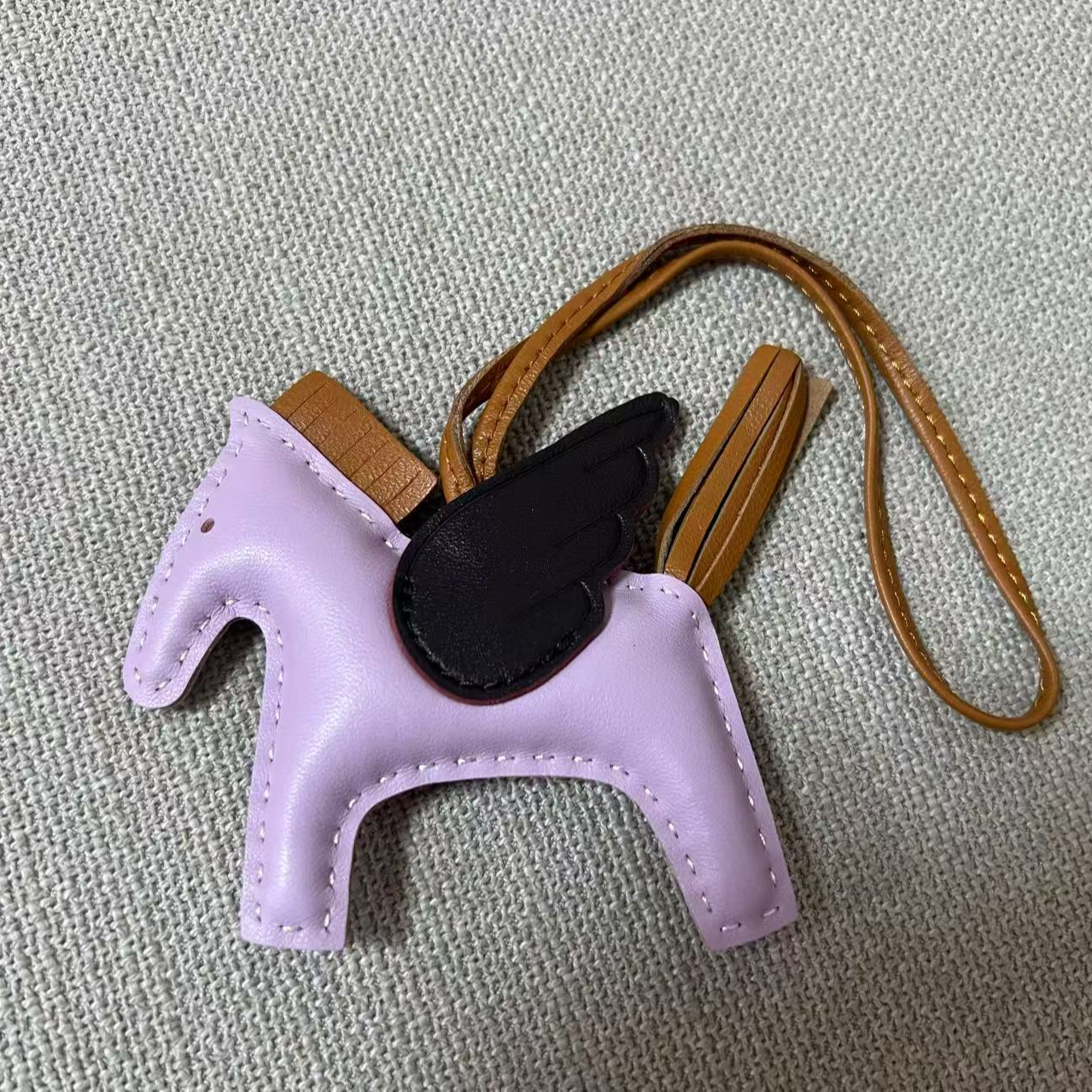 【文锦鑫】水筒bb/黑五士【不核对，不发】箱包小马挂件6