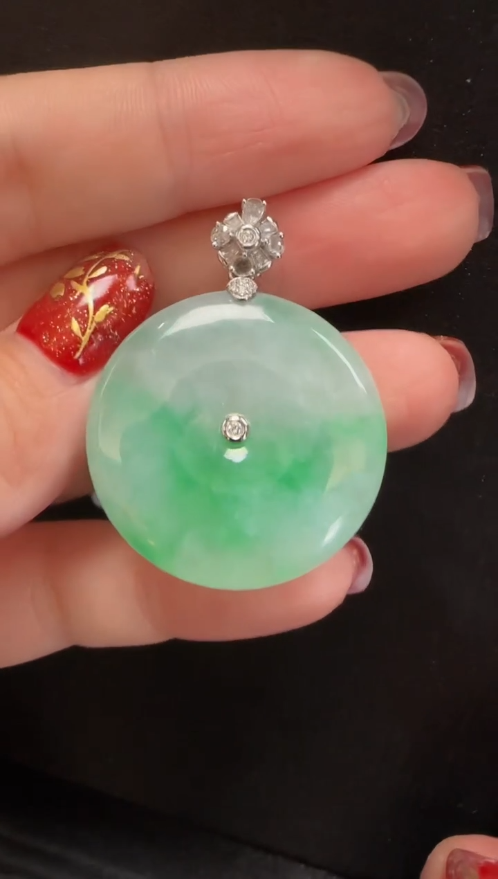 【闪购商品】翡翠颈饰18K金镶嵌935平安扣一个