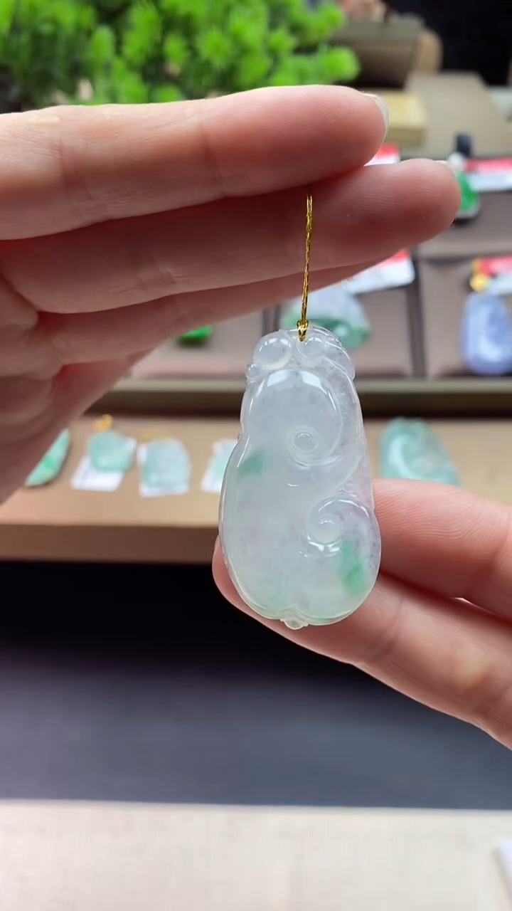 【闪购商品】翡翠颈饰未镶嵌如意