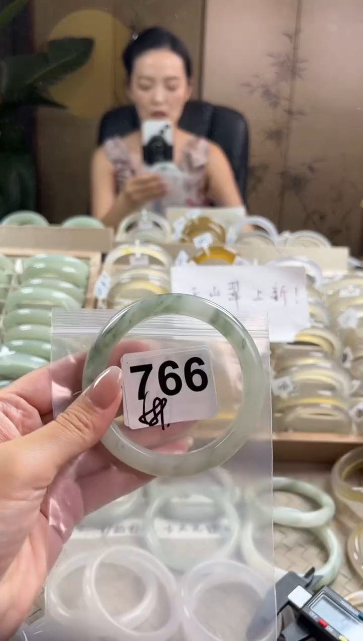 手镯玛瑙/玉髓未镶嵌天山翠默认微抠766