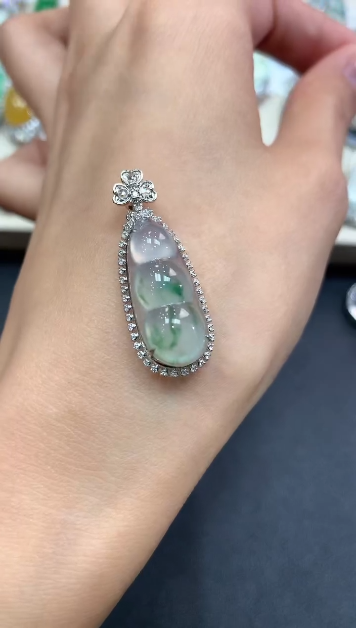 【闪购商品】翡翠吊坠(不含链)18K金镶嵌q86        