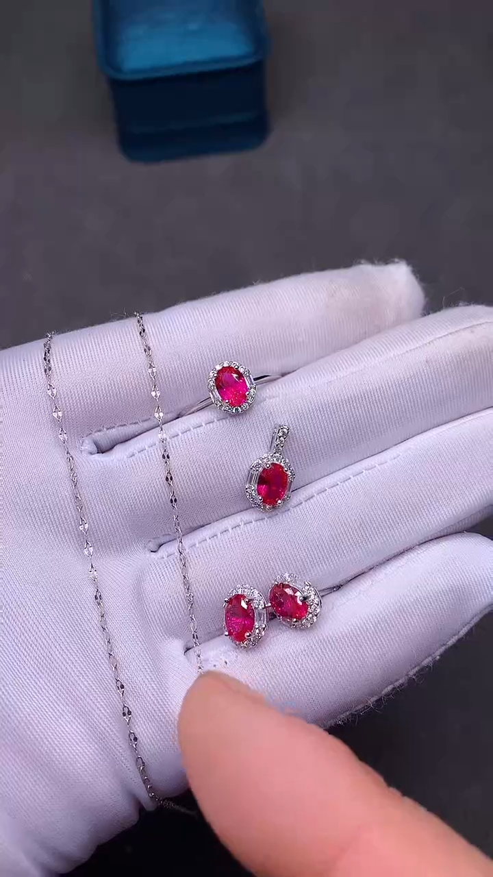 【闪购商品】红宝石套装银S925镶嵌···