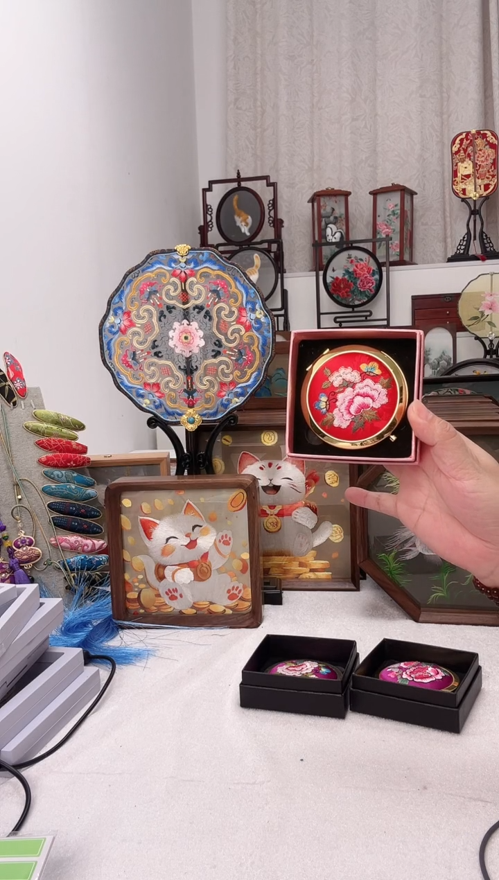 扇子苏绣作品手工小镜子
