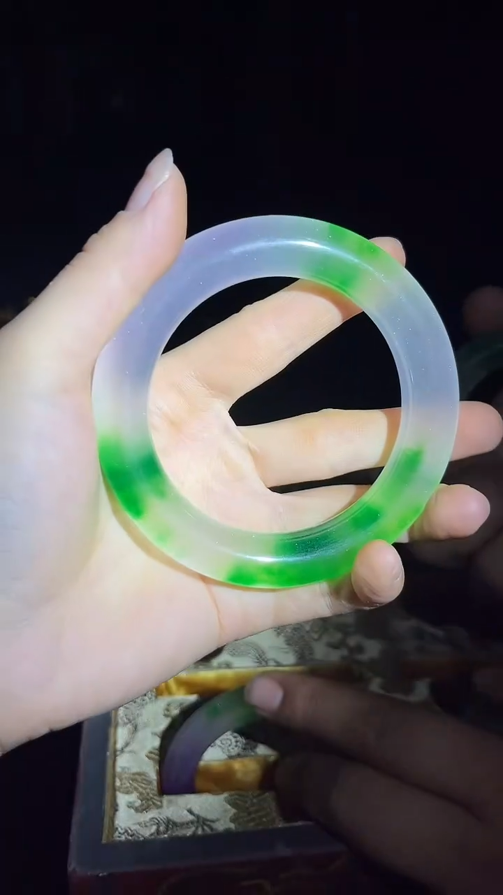 和田玉手镯未镶嵌和田玉手镯.1只