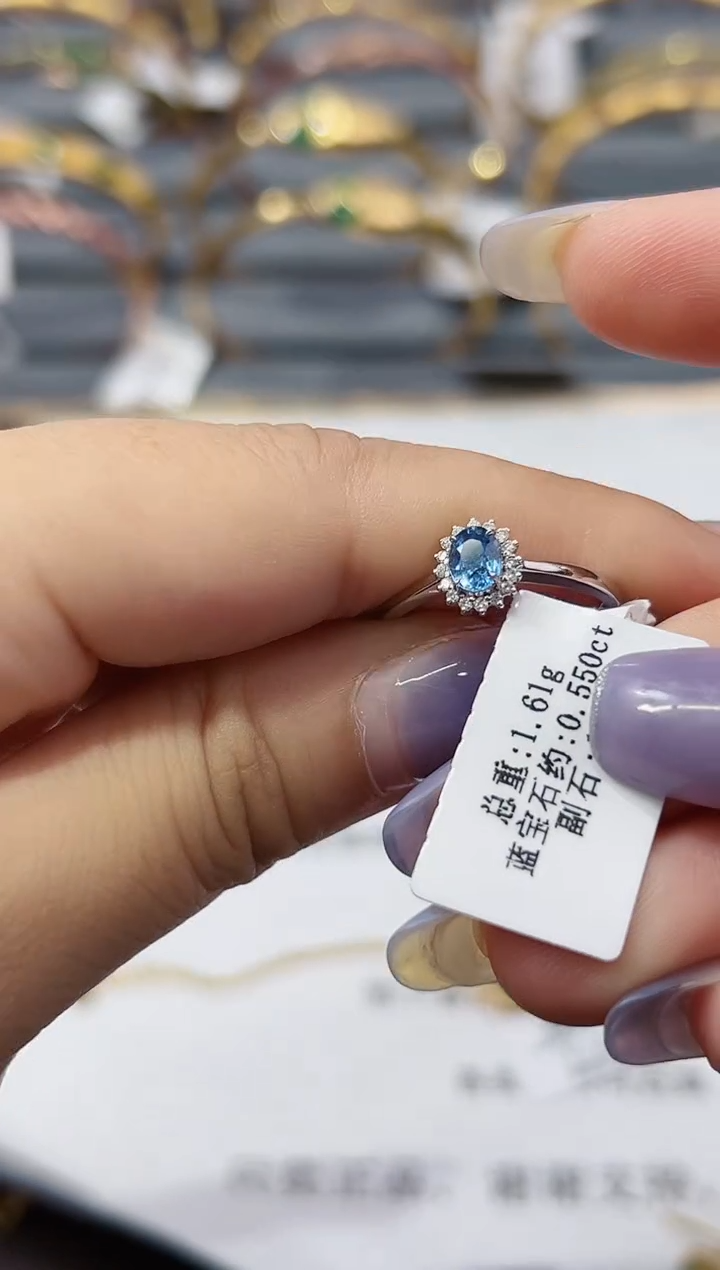 蓝宝石戒指18K金镶嵌·