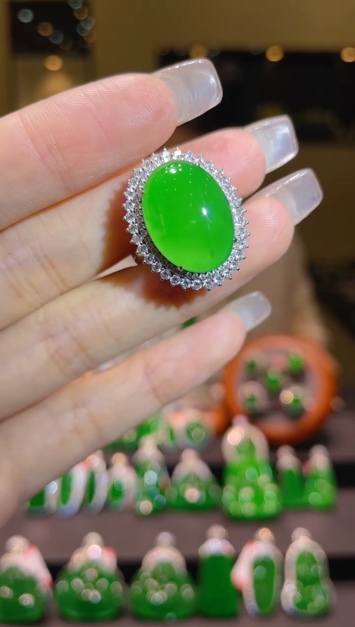 【闪购商品】翡翠吊坠(赠链)18K金镶嵌A30