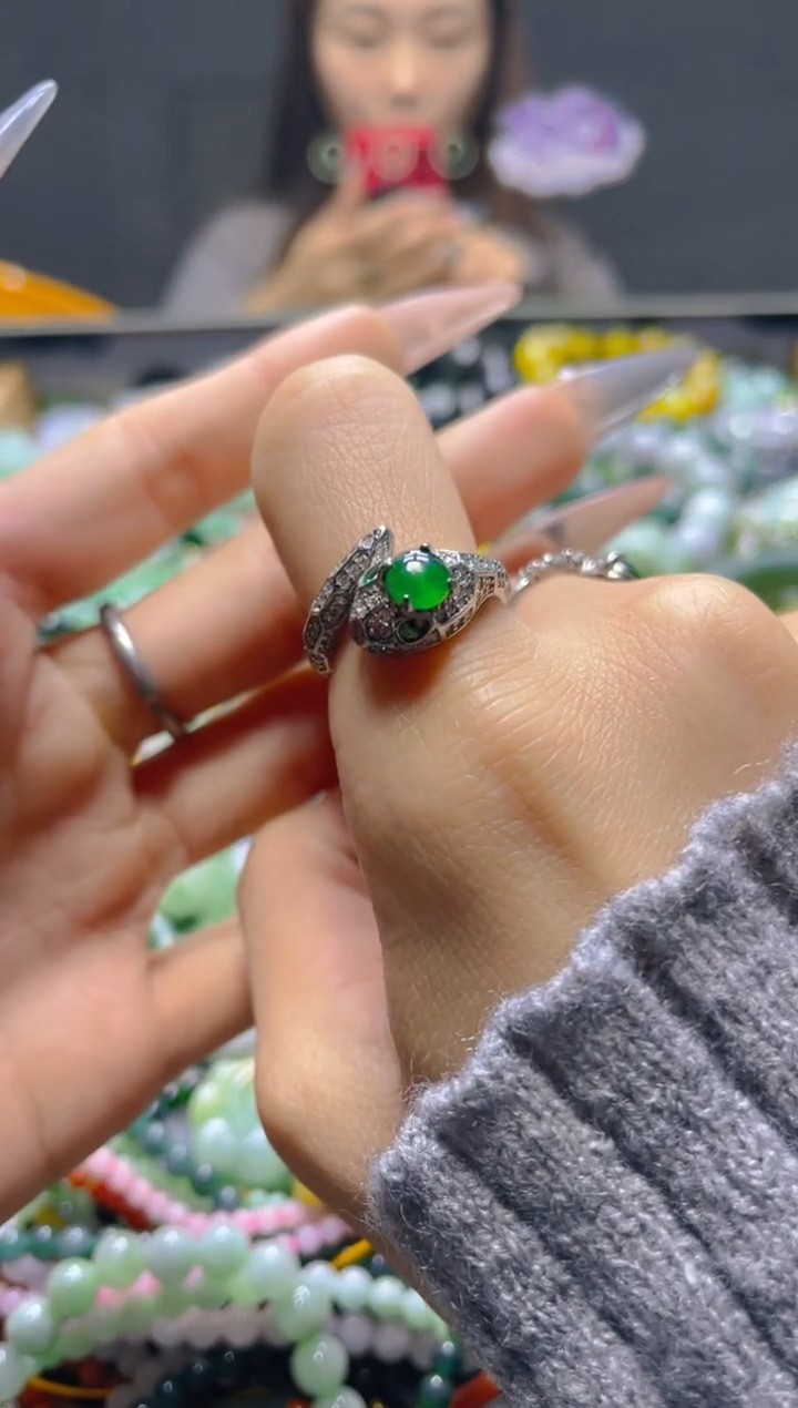 颈饰未镶嵌翡翠/M/翡翠A货，一件也是批发价