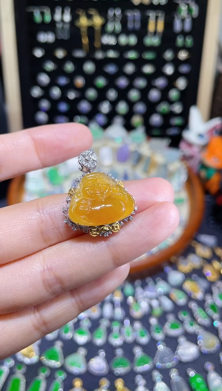 颈饰18K金镶嵌翡翠高冰胶黄翡财神吊坠