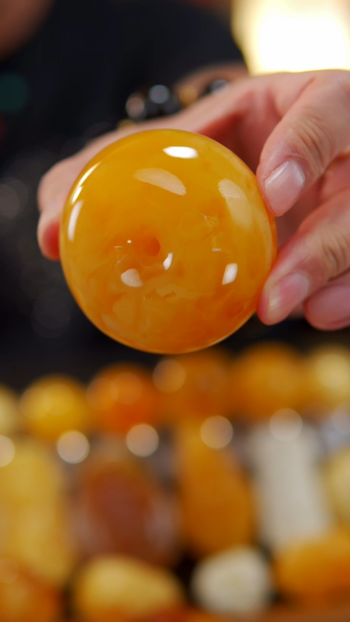 【闪购商品】蜜蜡颈饰未镶嵌焦皮料妖花平安扣99.6