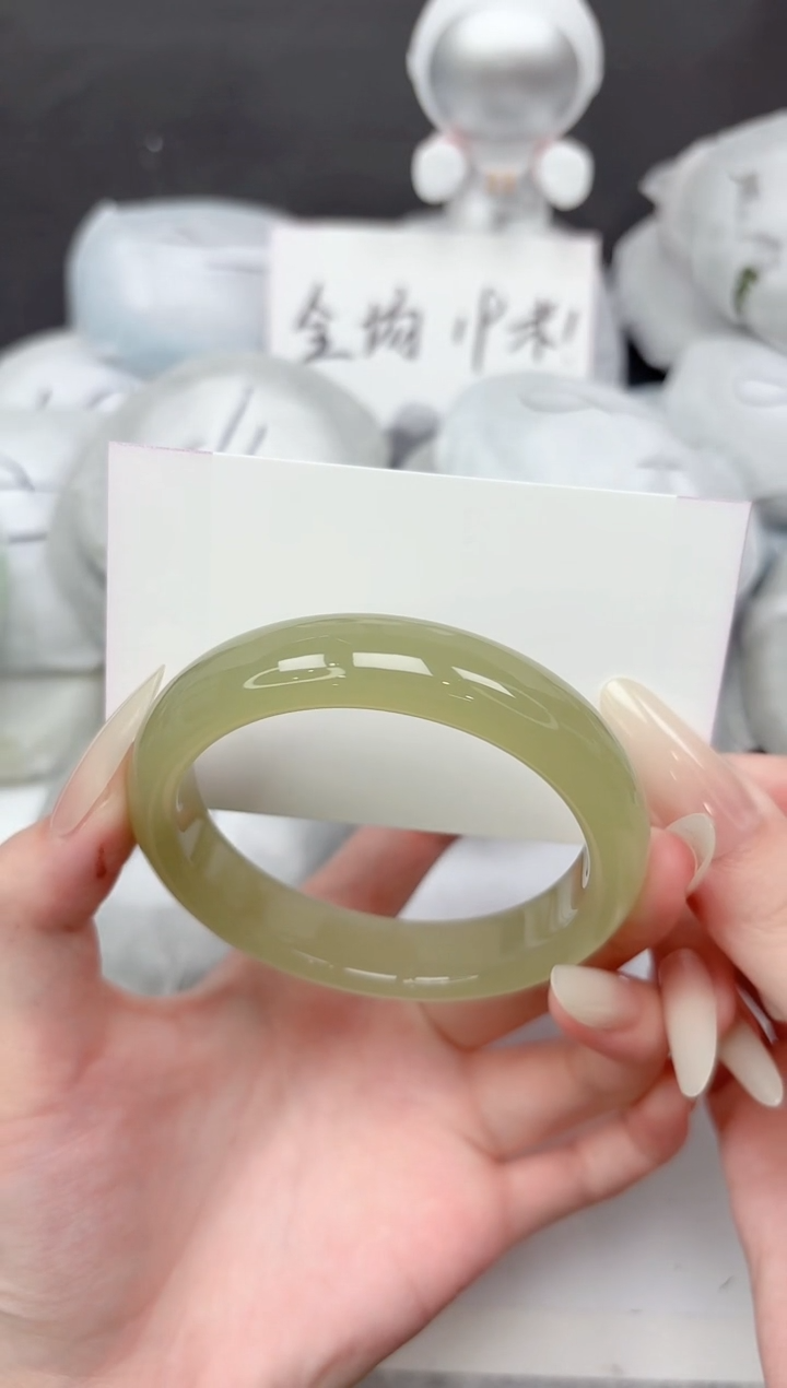 未镶嵌手镯石英质玉127-56.2