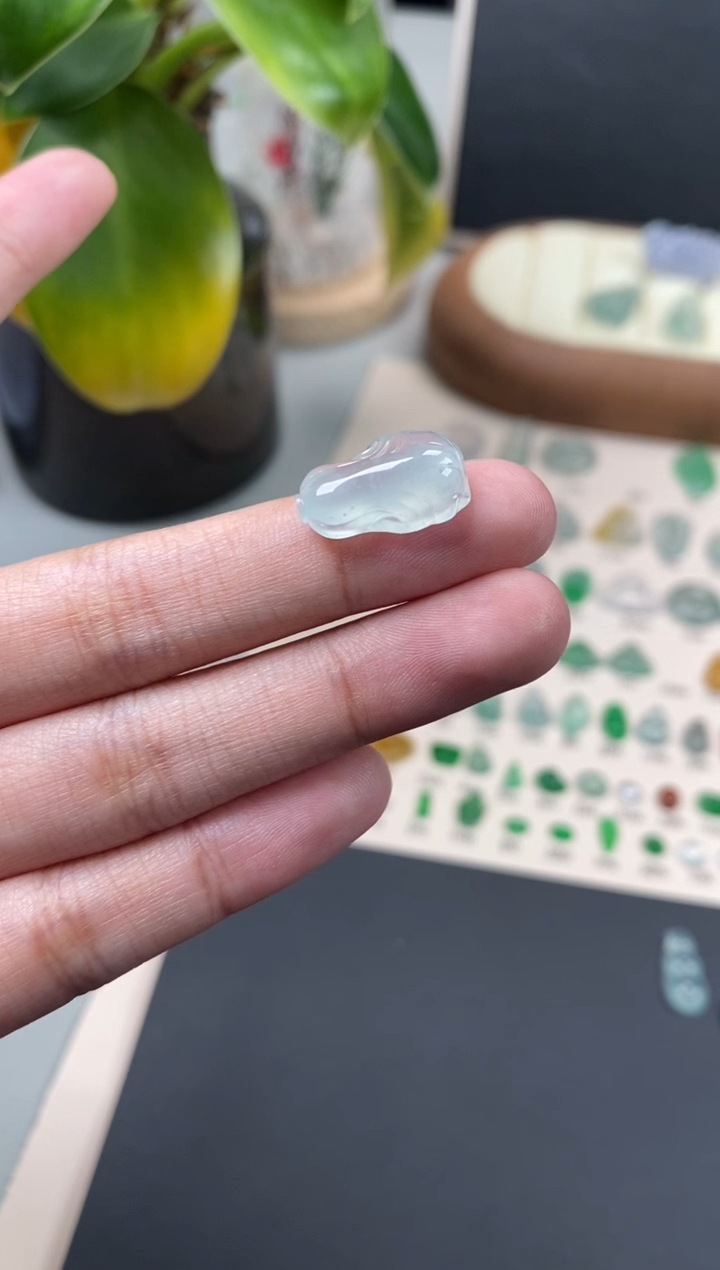 【闪购商品】翡翠颈饰未镶嵌翡翠冰晴裸石