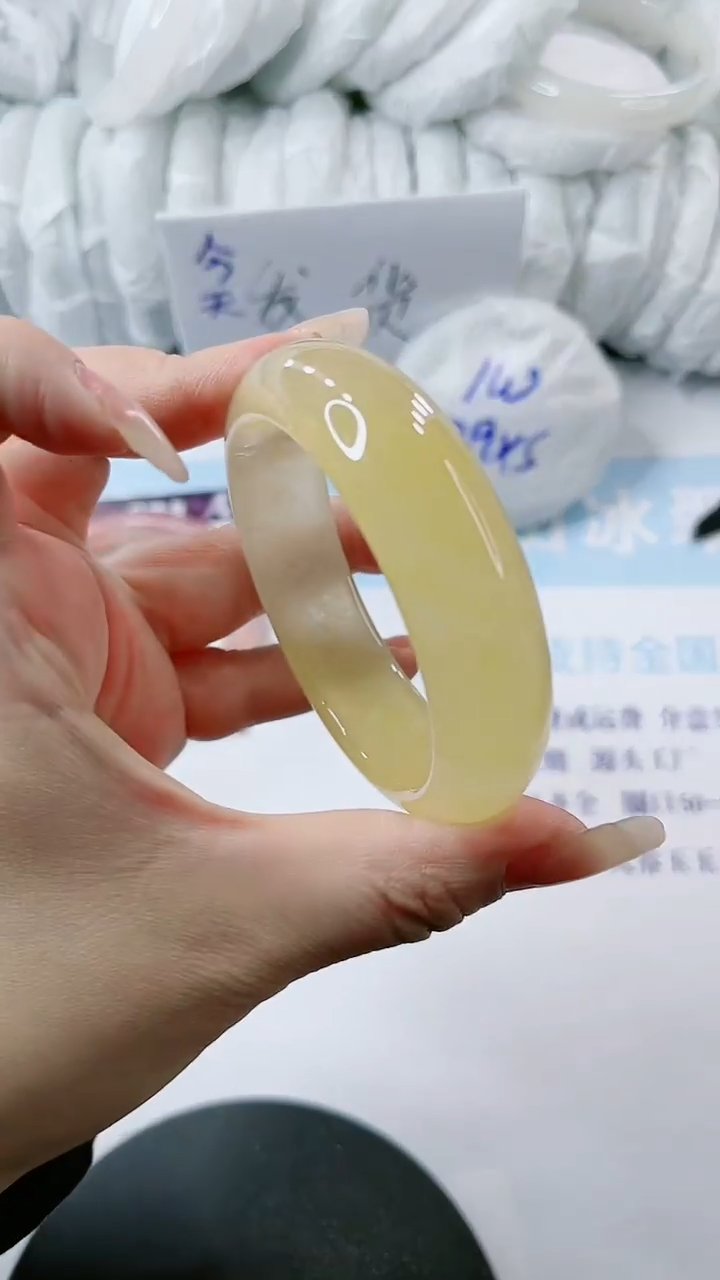 【闪购商品】石英质玉手镯未镶嵌多样性发货L115