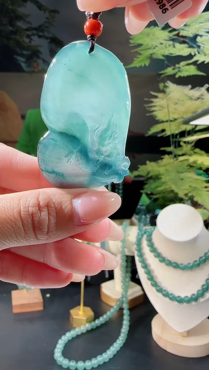 【闪购商品】翡翠吊坠(不含链)未镶嵌龙牌