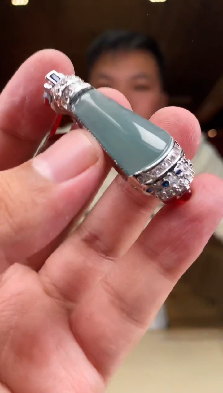 【闪购商品】翡翠颈饰未镶嵌             *48