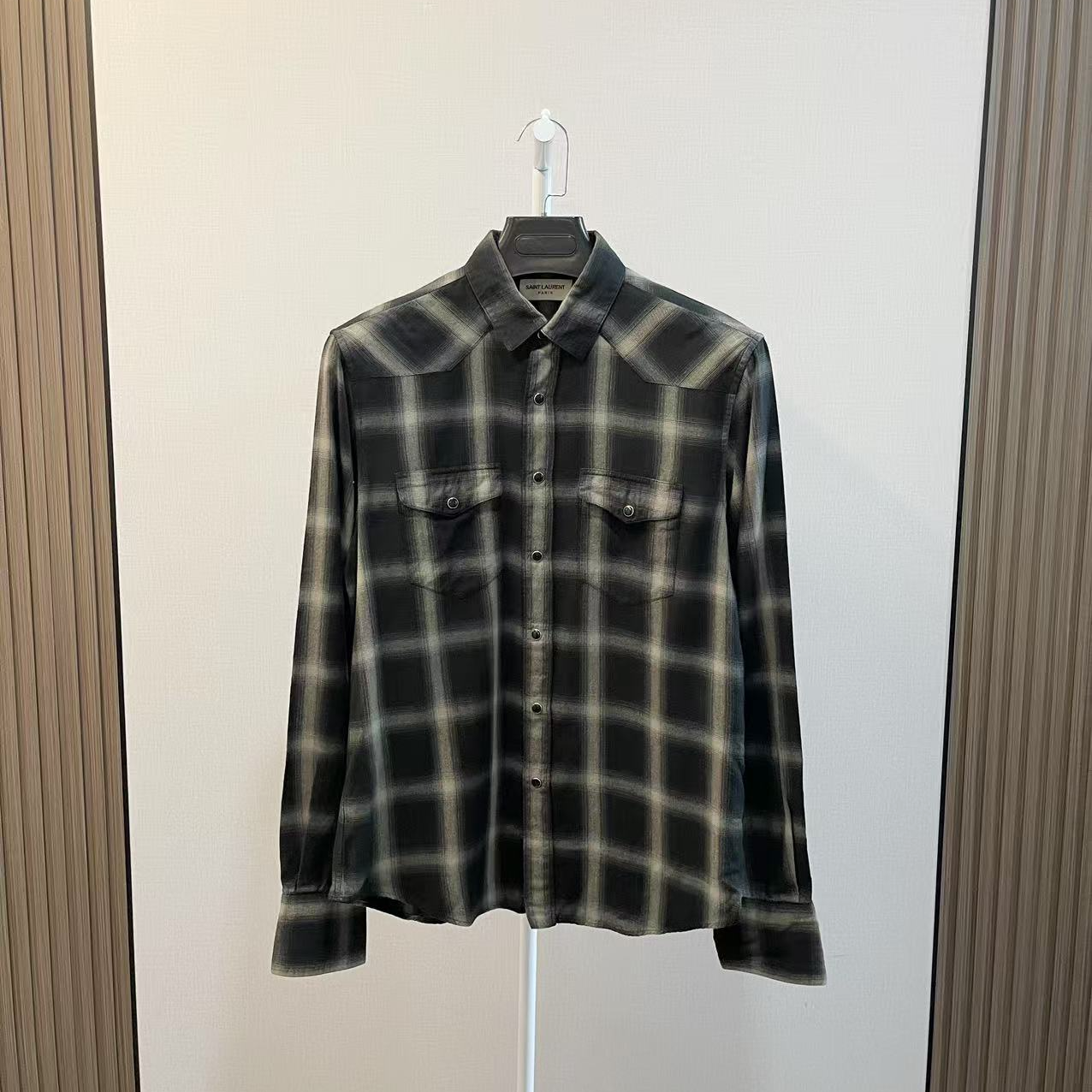 99新 YSL/圣罗兰 /经典舒适黑白格纹长袖衬衫/尺码39