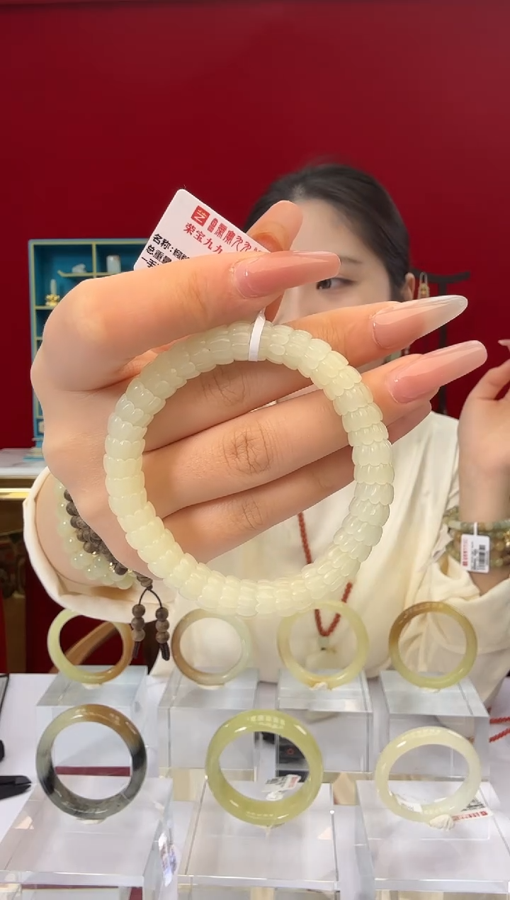 未镶嵌手链和田玉闪购莲花手串