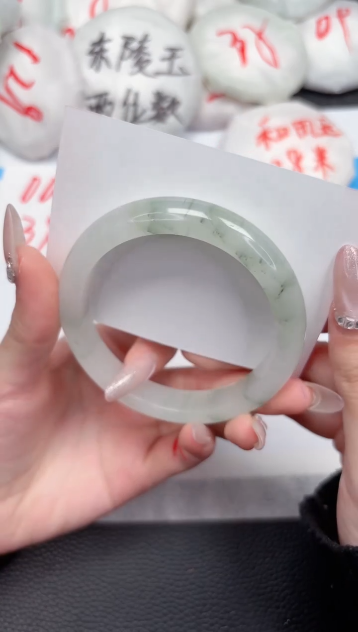 【闪购商品】石英质玉手镯未镶嵌145-59.9