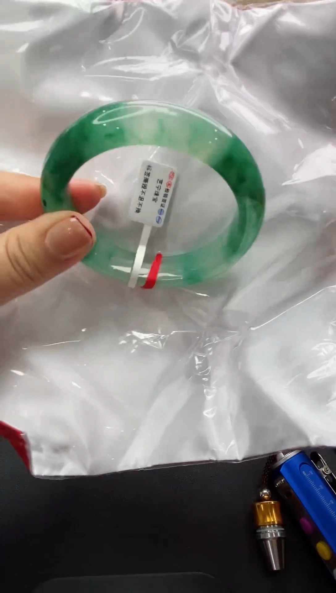 【闪购商品】石英质玉手镯未镶嵌非洲翠35