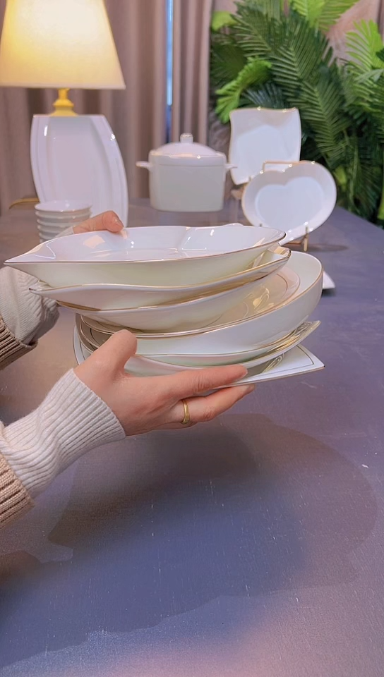 45%以上骨粉骨瓷8英寸天元贵龙三角窝盘花朵草帽爱心折纸盘各1个