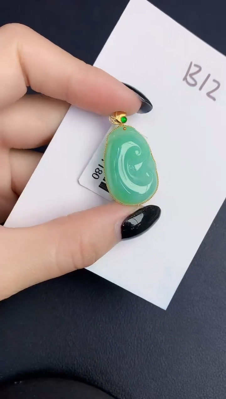 【闪购商品】翡翠颈饰18K金镶嵌0000000000
