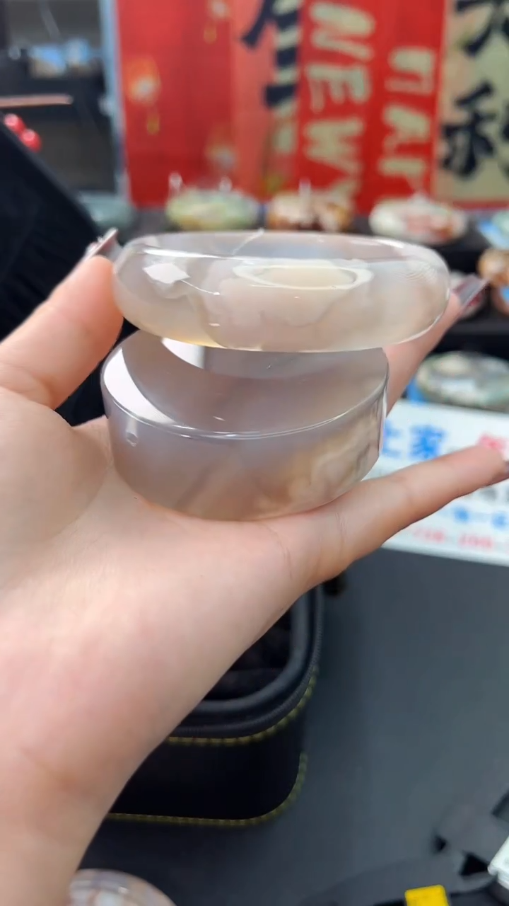 【闪购商品】石英质玉手镯未镶嵌赠送镯心（63圈口）