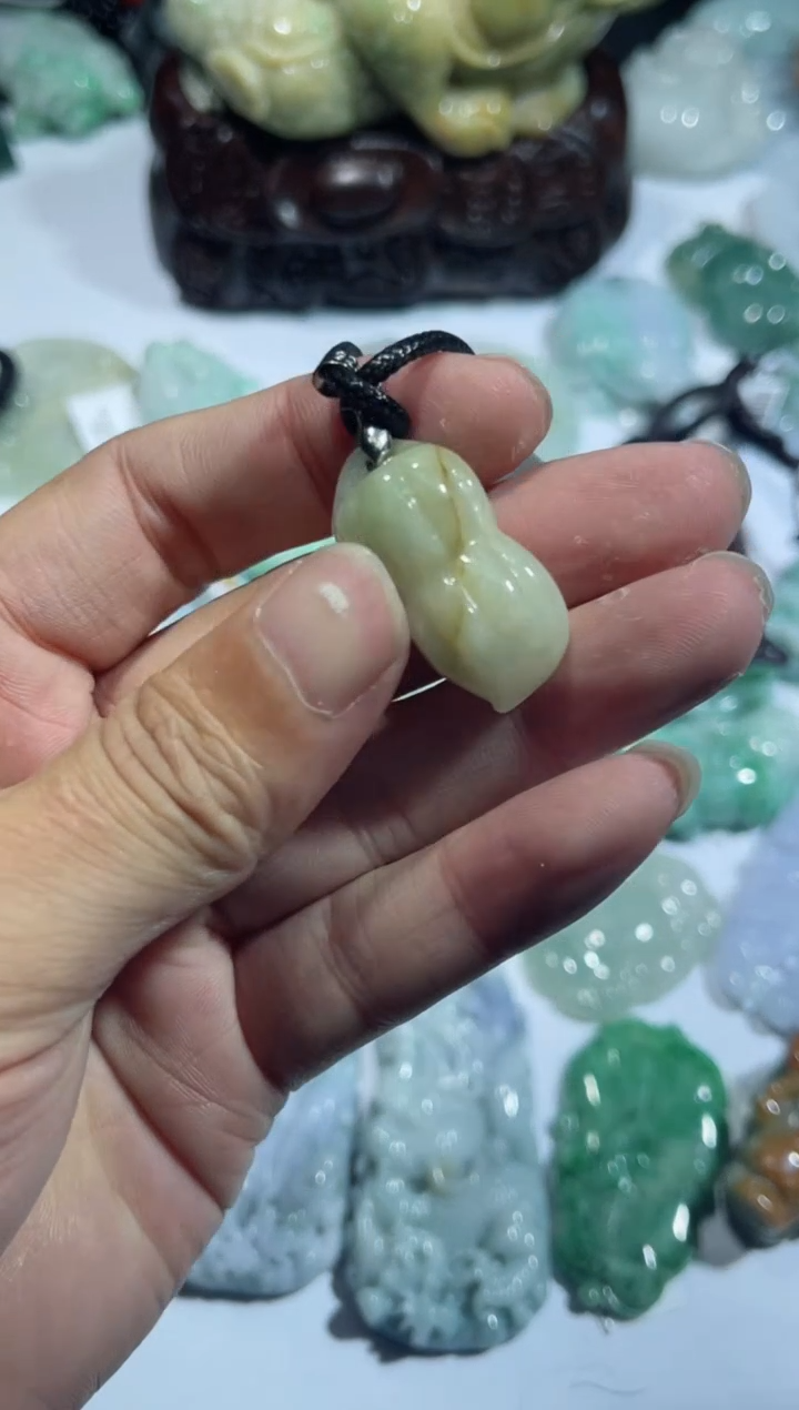 【闪购商品】翡翠颈饰未镶嵌00010295