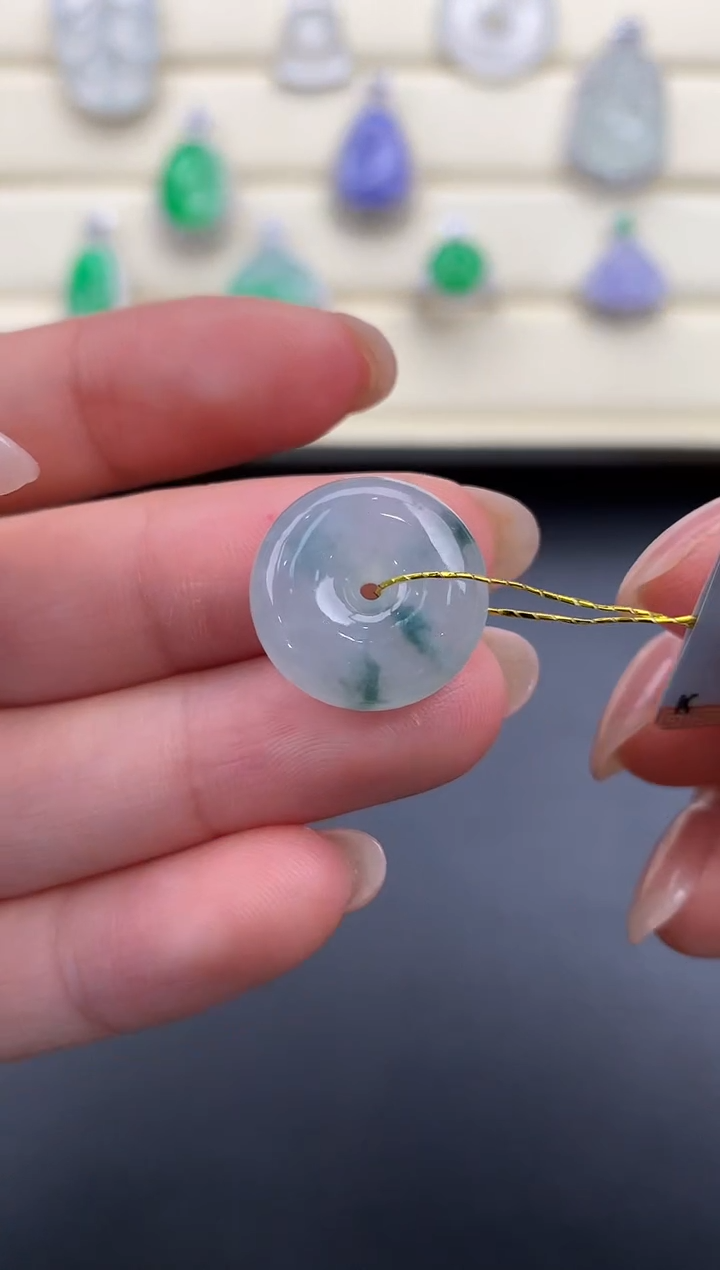 【闪购商品】翡翠颈饰未镶嵌Q541      