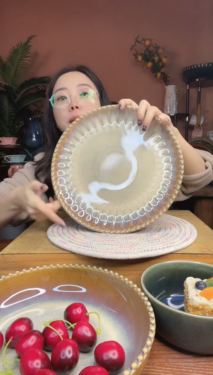 陶瓷10.5英寸黄色波点大盘 微瑕