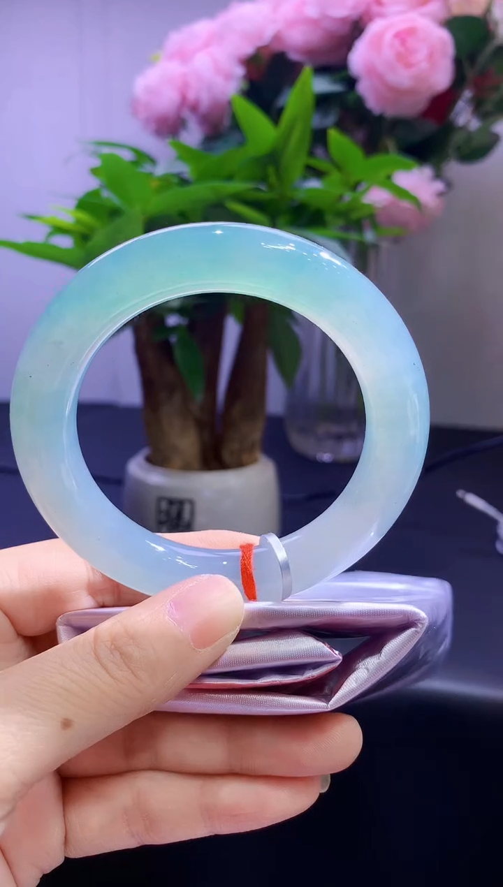 未镶嵌手镯翡翠翡翠手镯圈口 56手镯定金2万卖价23.5万