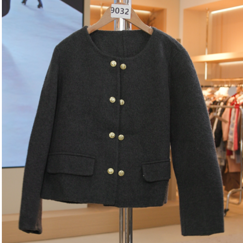 9032 秋季常规款女士外套时尚气质百搭