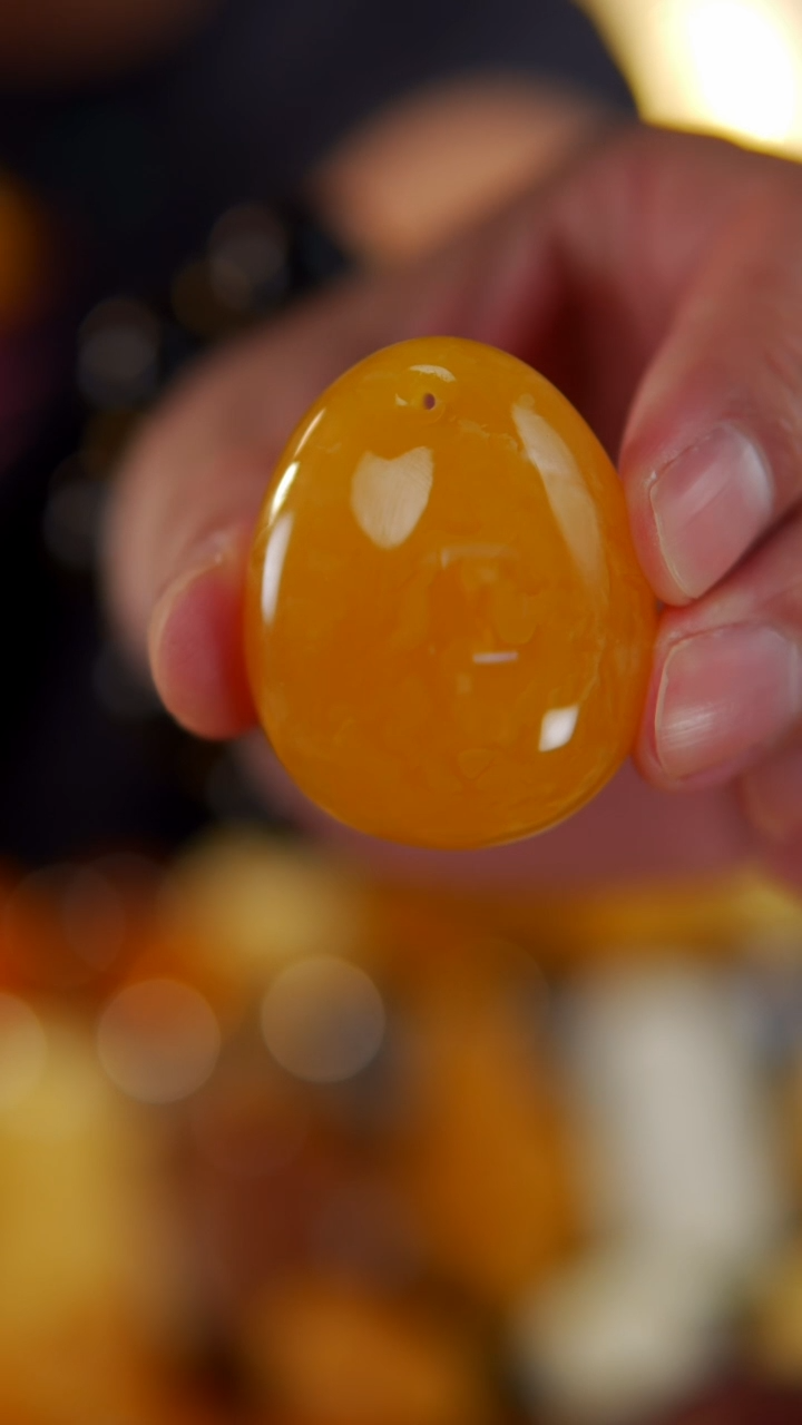 【闪购商品】蜜蜡颈饰未镶嵌焦皮料水滴吊坠19.76