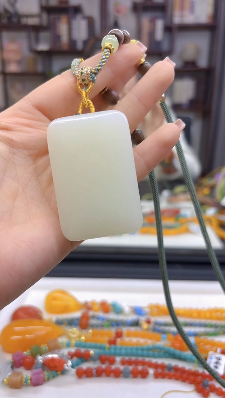 【闪购商品】和田玉毛衣链未镶嵌M528