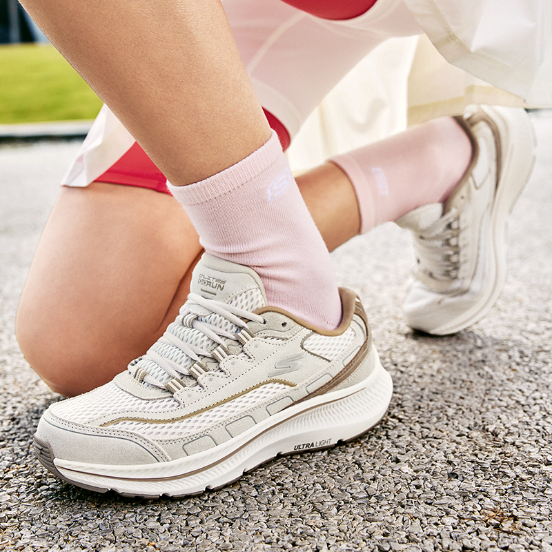 Skechers斯凯奇时尚潮流跑步鞋女2025新款舒适缓震回弹休闲运动鞋