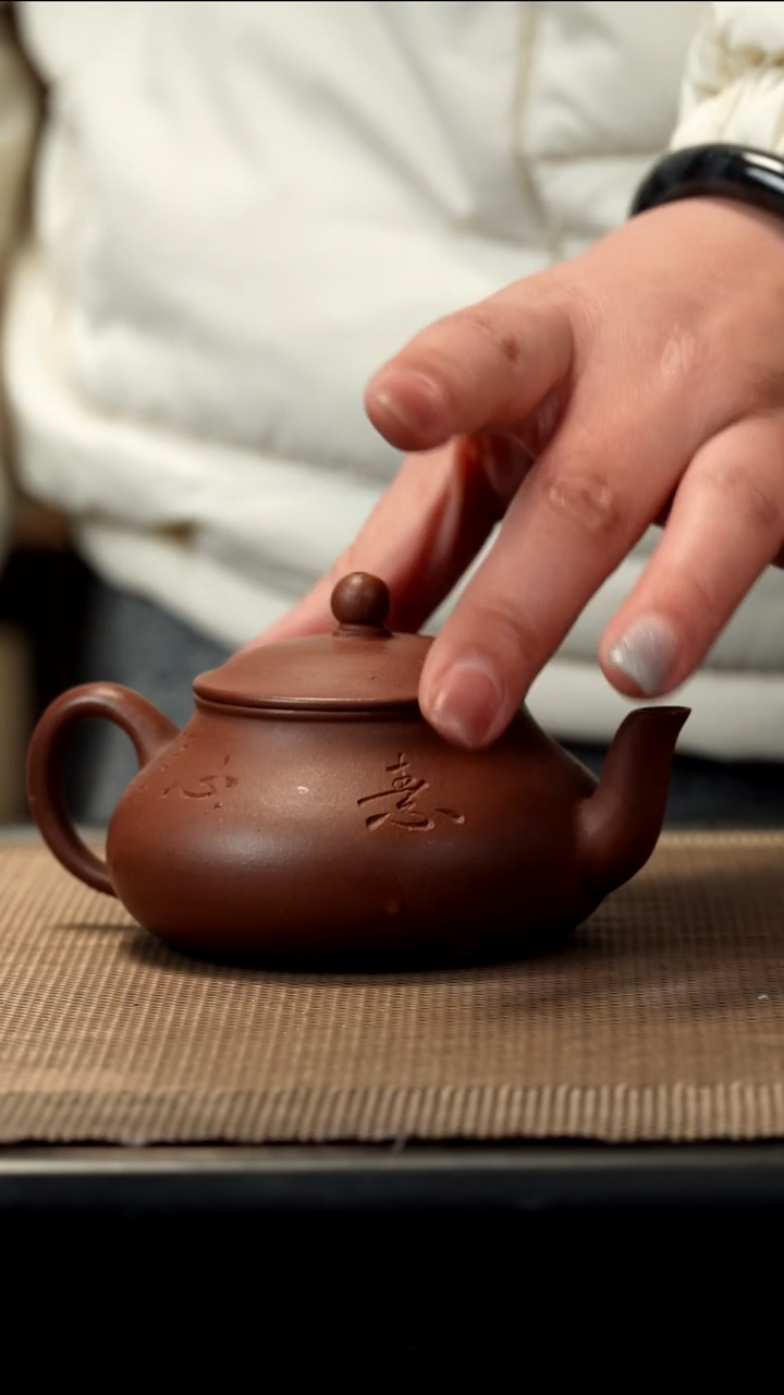 紫砂茶盏楸*紫泥刻绘君德120CC