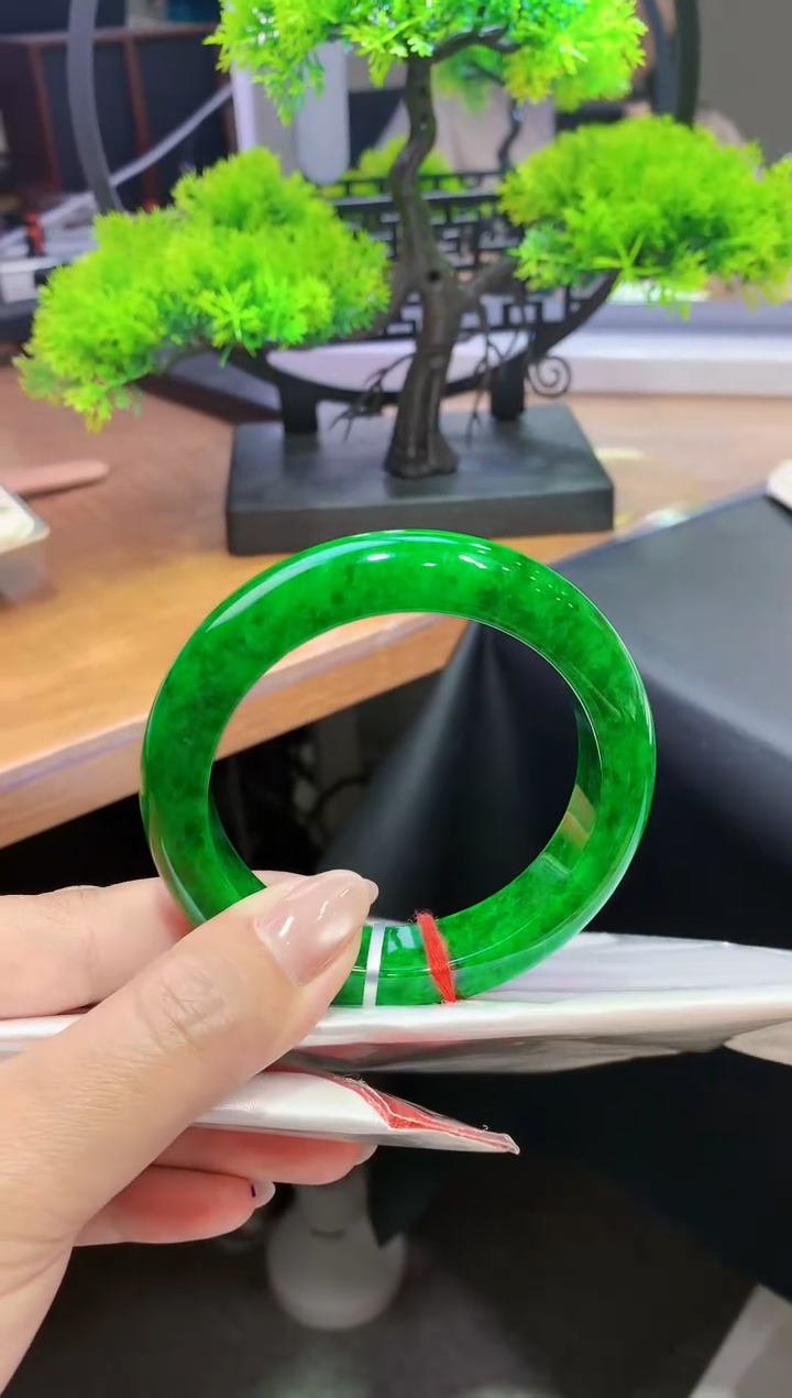 未镶嵌手镯翡翠-  天然缅甸A货翡翠60正圈总价25万定金2万