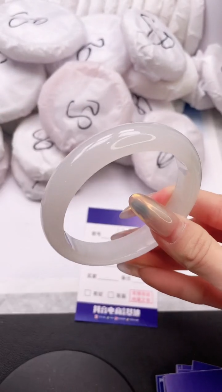 【闪购商品】石英质玉手镯未镶嵌9L123-60