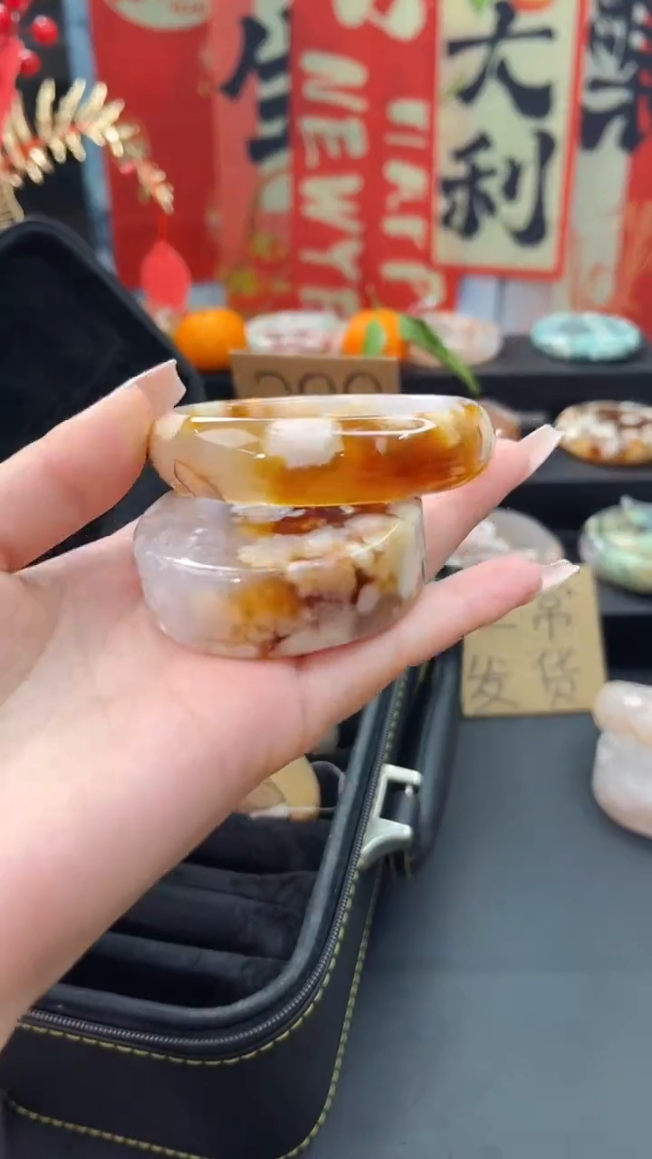 【闪购商品】石英质玉手镯未镶嵌赠送镯心（55圈口）