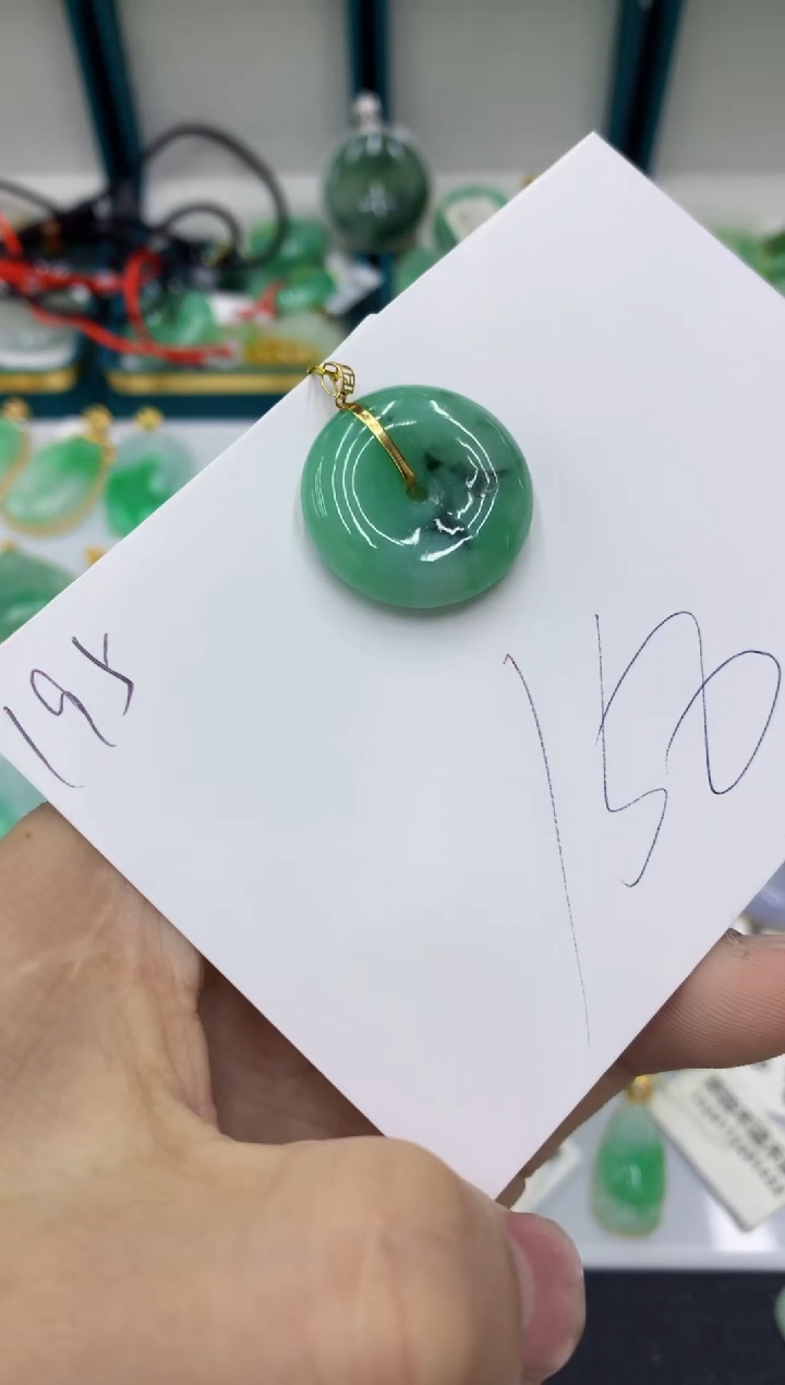 【闪购商品】翡翠颈饰18K金镶嵌11111111111