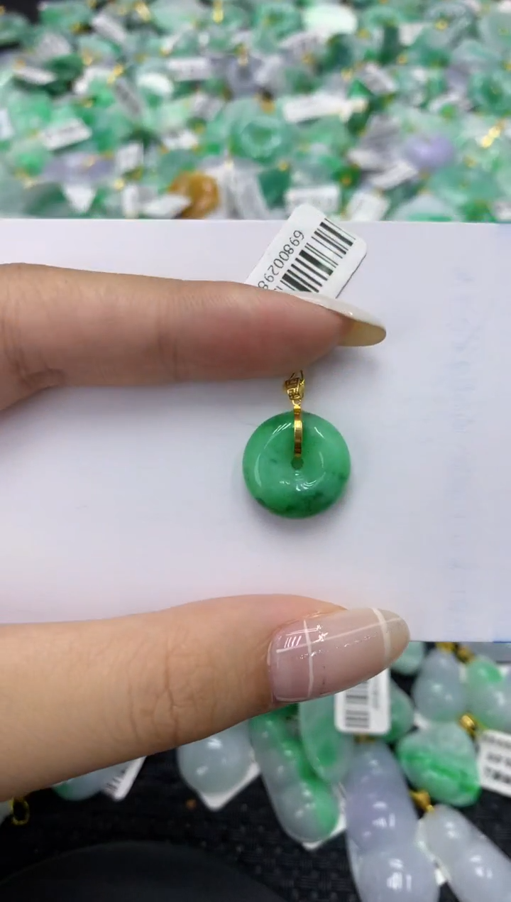 翡翠18K金镶嵌颈饰天然缅甸翡翠A货